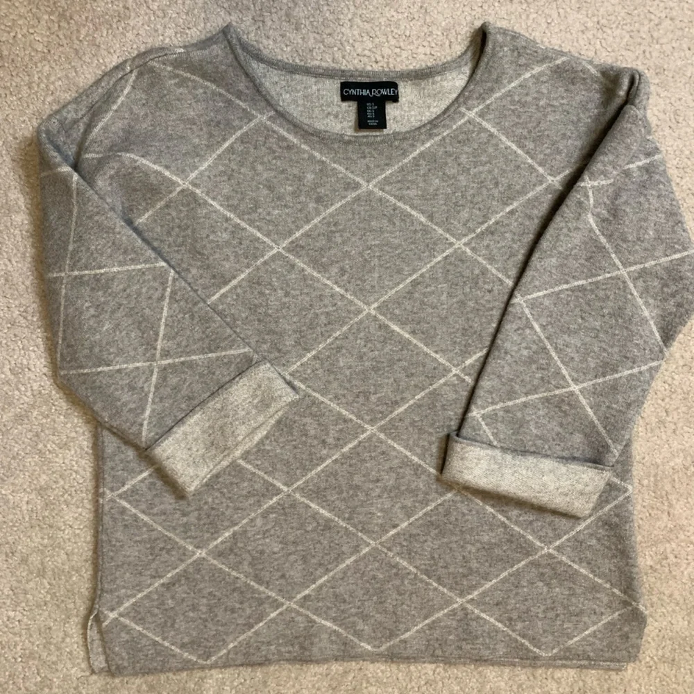 Cynthia Rowley Women’s Gray Sweater 3/4‎ Sleeve Crew Neck Small